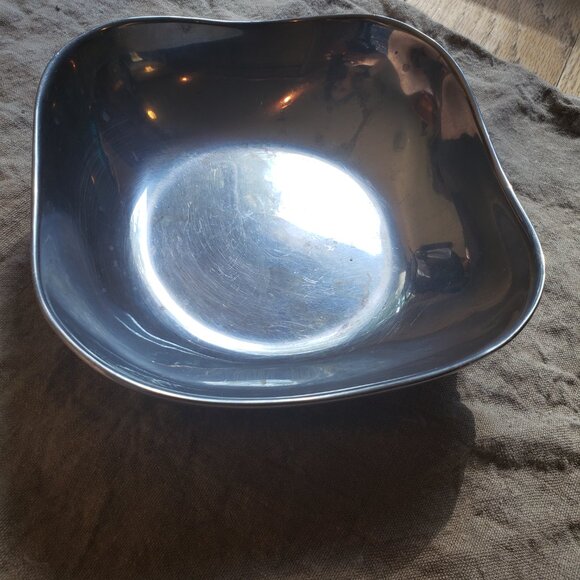 Wilton Armetale Classic 9" Square Vegetable Bowl Boston Pattern - Picture 12 of 15